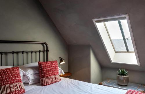 Litlington Hotel | Flint Barns, Rathfinny Wine Estate