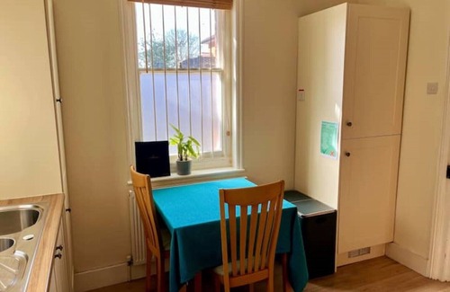 Littlehampton Cottage | Flint Cottage - a charming seaside escape