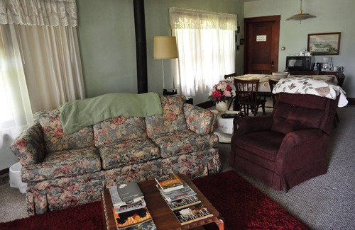 Manhattan House | Flint Hills Farm House Close to Manhattan at Lazy T Ranch