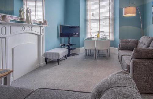 Tenby Apartment | Flint House - 2 Bedroom Apartment - Tenby