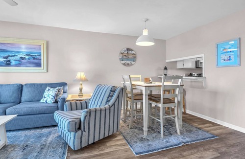Caswell Beach Condo | Flip Flop Fantasy: Cozy 2 Bed/2 Bath Condo with Ocean Views