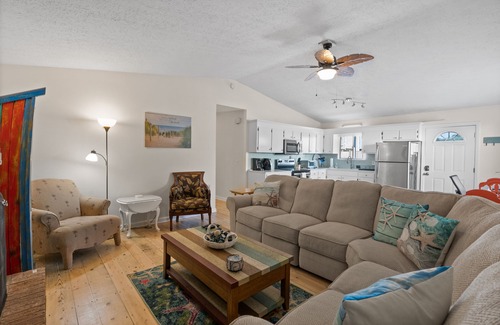 North Myrtle Beach House | Flip Flop Oasis - Private Home - 2 Bedrooms/2 Bathrooms - Cherry Grove Beach