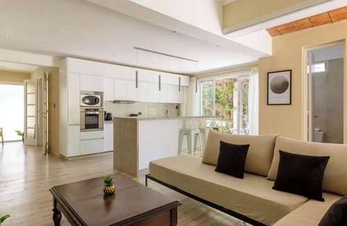 Chacras de Coria House | Fliphaus + Besares - 4 Bd House Pool, BBQ + Daily Cleaning