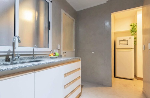 Recoleta Apartment | Fliphaus + Junin 1400 - 4 Bd 10 pax
