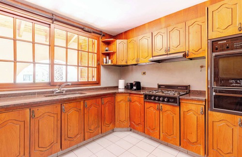 Godoy Cruz House | Fliphaus + Wine Country - 9 Bd 22 pax Pool Jacuzzi