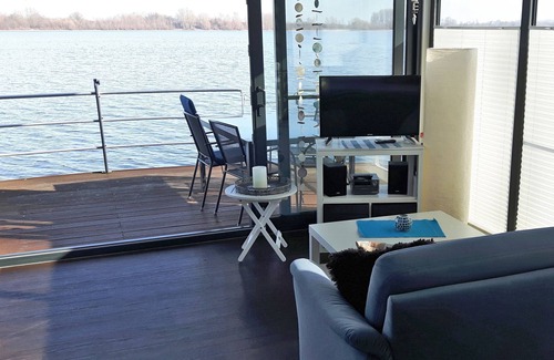 Vynen House | Floating 44 Komfortable Hausboote bei Xanten mit Tollem Seeblick