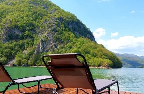Milici Apartment | Floating apartments