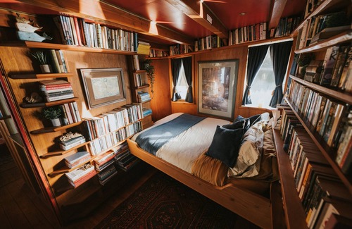 Ucluelet Bed & Breakfast | Floating Bed & Breakfast