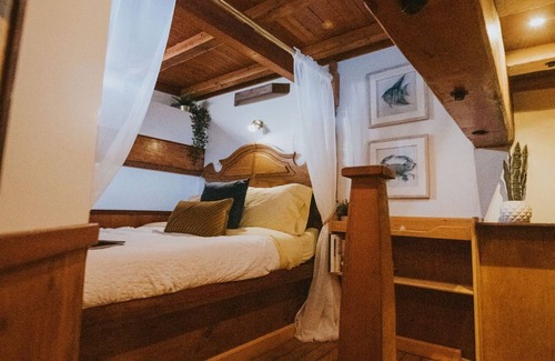 Ucluelet Bed & Breakfast | Floating Bed & Breakfast