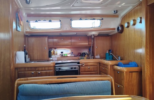 Pula Boat Rental | Floating boat and breakfast on the sea in Pula for a vacation out of the ordinary
