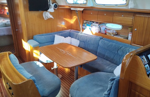 Pula Boat Rental | Floating boat and breakfast on the sea in Pula for a vacation out of the ordinary