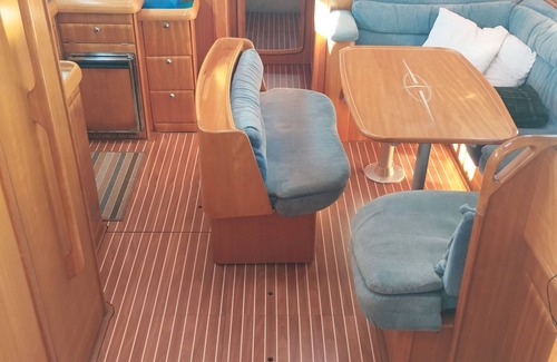 Pula Boat Rental | Floating boat and breakfast on the sea in Pula for a vacation out of the ordinary