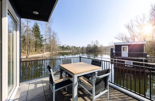 Bispingen House | Floating House 4 People