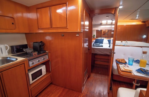 Poblats Maritims Boat Rental | Floating house in Valencia