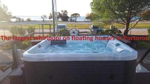 Piran House | Floating House Sea Queen