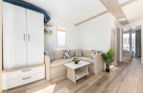 Seca Apartment | Floating Sea House Gong