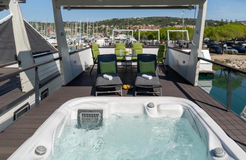 Seca Apartment | Floating Sea House SHARK 3