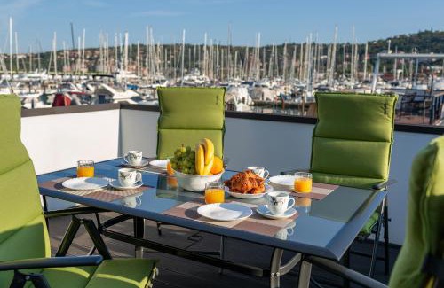 Seca Apartment | Floating Sea House SHARK 3