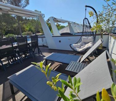 Seca Apartment | Floating sea house - VITAL LUX