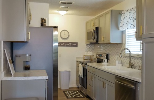 Branford House | "FLOATS MY BOAT"- Suwannee River Home in Branford, FL, near area Springs, too!