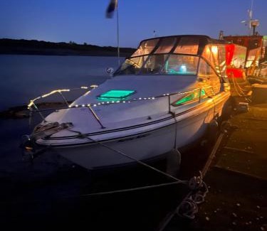 Farningham Boat Rental | Floatsyerboat