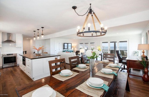 Shell Island House | Flock of Sea Girls by Sea Scape Properties