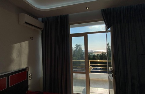 Mbrostar-Urë Hotel | Flogeri world