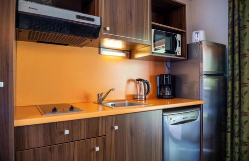 Jausiers Apartment | Floor -1, view valley, swimming pool, sauna, terrace, parking, tv, 27m², Pra Loup