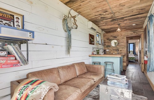 Round Top House | Flophouze Shipping Container Hotel - Houze 1