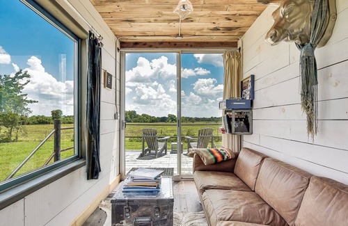 Round Top House | Flophouze Shipping Container Hotel - Houze 1