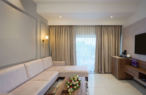 Nedumbassery Hotel | Flora Airport Hotel and Convention Centre Kochi