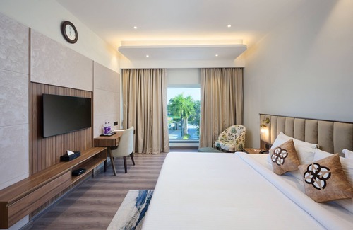 Nedumbassery Hotel | Flora Airport Hotel and Convention Centre Kochi