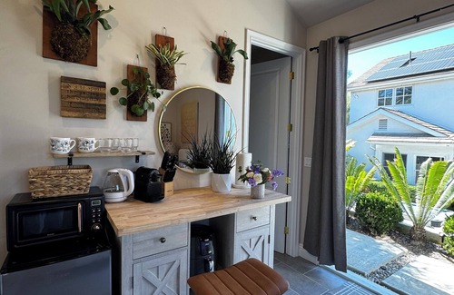 Malaga Cove Apartment | Flora Casita