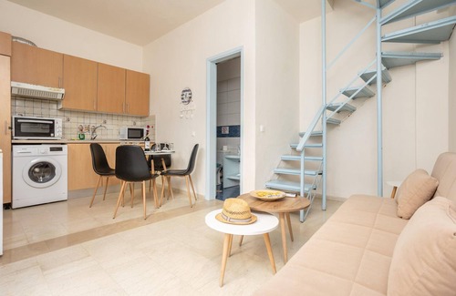 Lakka House | Flora Maisonettes 1 Walk to Beach A C Wifi Car Not Required