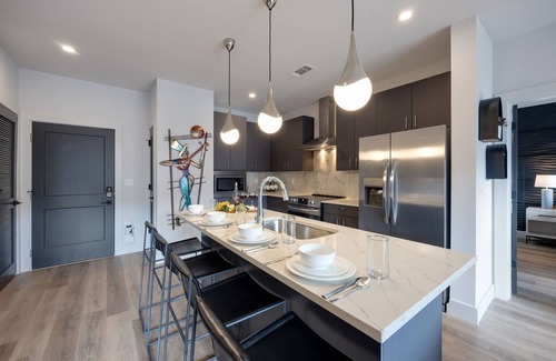 West End House | Flora - Odyssey - Heart of Midtown