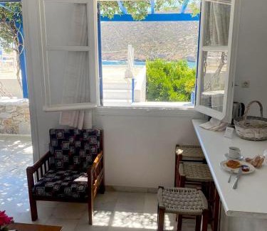 Apollonas Apartment | Flora's Apartments