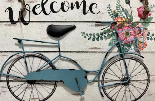 North Miami Apartment | Flora's Garden Apartment/Studio