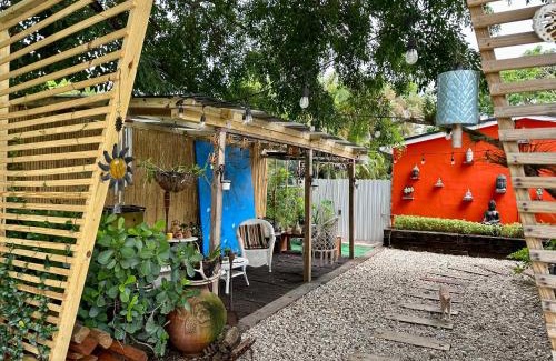 North Miami Apartment | Flora's Garden Apartment/Studio