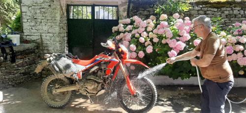 Gjirokaster House | Flora's Guesthouse 'The Fir Gate'
