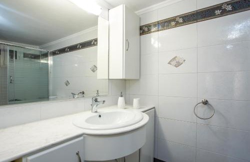 Rhodes Town Apartment | Flora's Place