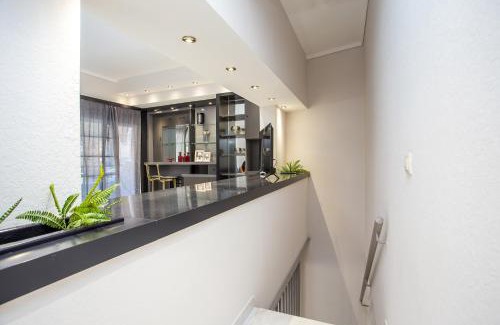 Rhodes Town Apartment | Flora's Place