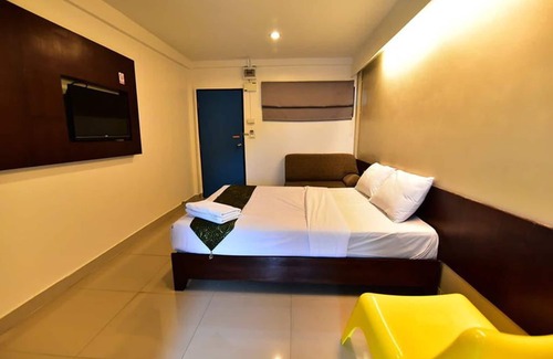 Lat Krabang Hotel | Floral Shire Resort