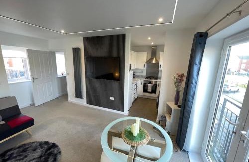Peterborough House | Florence Coach-House-Parking-WIFI King bedroom & double bedroom