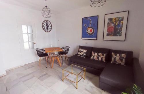 Cruz Roja-Capuchinos Apartment | Florencio Quintero Home