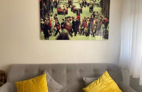 Florentin Apartment | Florentine 3-room apartment with 3 showers and attached toilets,