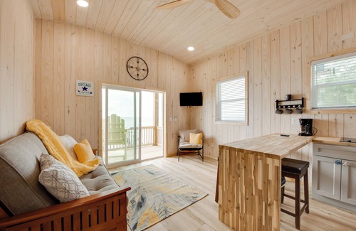 Carrabelle Cottage | Florida Gulf Coast Getaway w/Dock & Beach Views