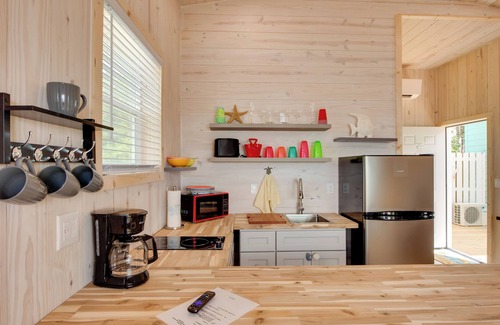 Carrabelle Cottage | Florida Gulf Coast Getaway w/Dock & Beach Views