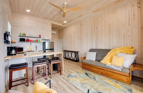 Carrabelle Cottage | Florida Gulf Coast Getaway w/Dock & Beach Views