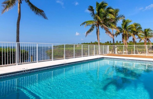 Islamorada Apartment | Florida Keys Tour! Private Beach Access with Marina! Pets Allowed, FREE Parking