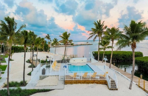 Islamorada Apartment | Florida Keys Tour! Private Beach Access with Marina! Pets Allowed, FREE Parking
